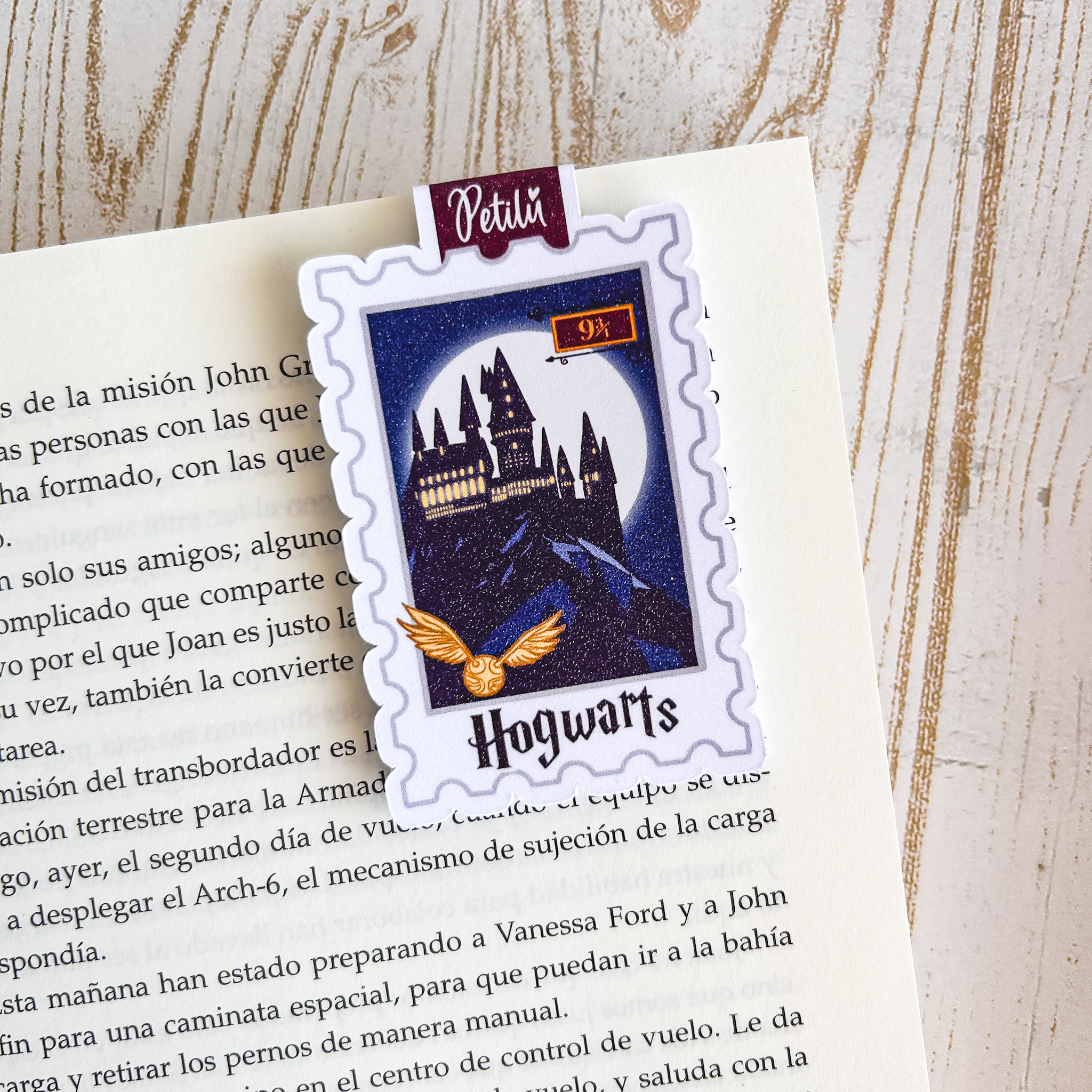 IMG_1814 Marcapáginas magnético | Estampilla - Hogwarts - Imagen 1